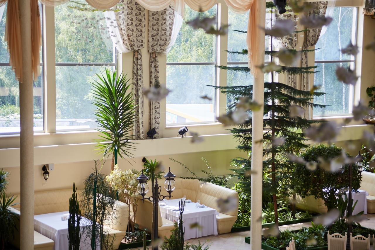 Garden Hall Ternopil Extérieur photo