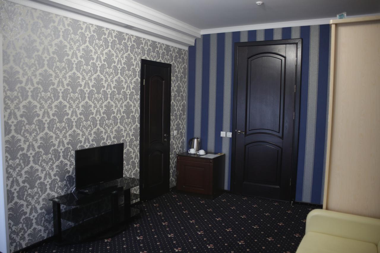 Garden Hall Ternopil Extérieur photo