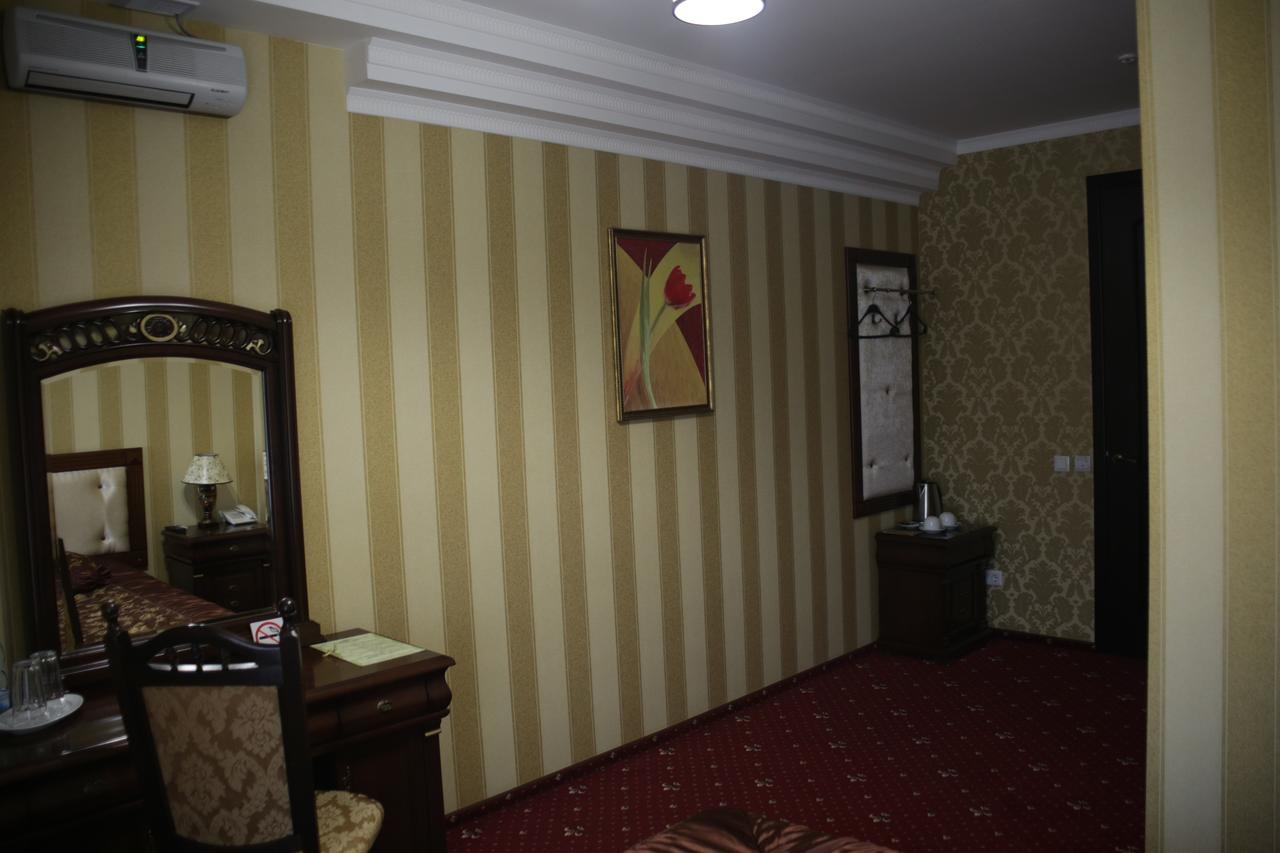 Garden Hall Ternopil Extérieur photo