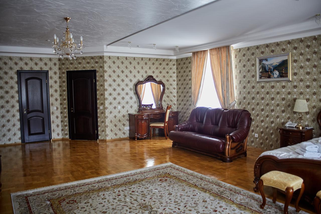 Garden Hall Ternopil Extérieur photo