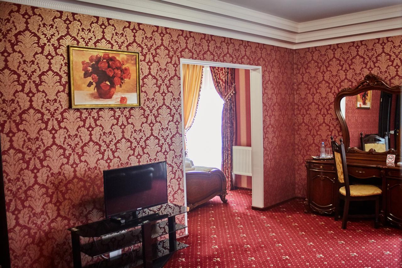 Garden Hall Ternopil Extérieur photo