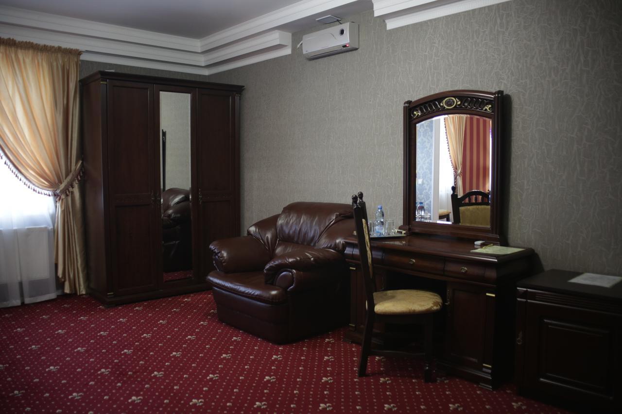 Garden Hall Ternopil Extérieur photo
