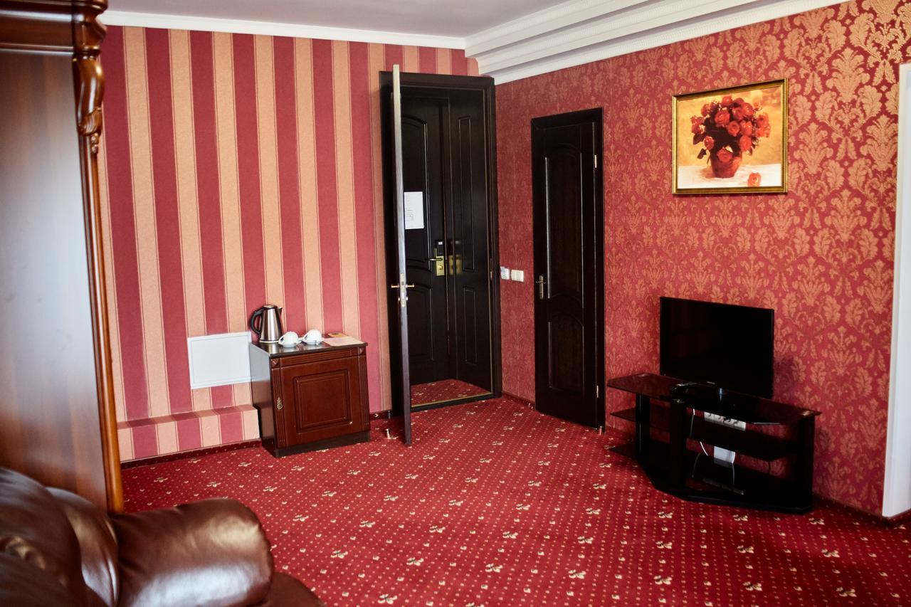 Garden Hall Ternopil Extérieur photo