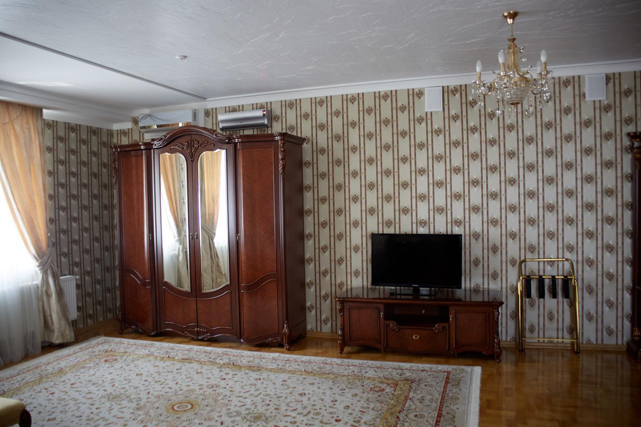 Garden Hall Ternopil Extérieur photo